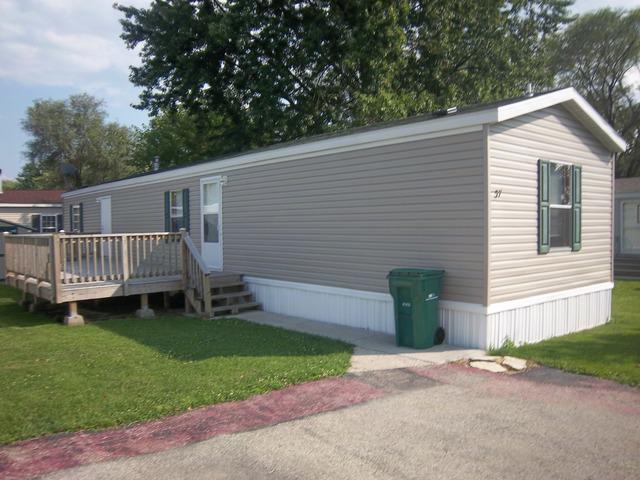 37 Main St., Minooka, IL 60447