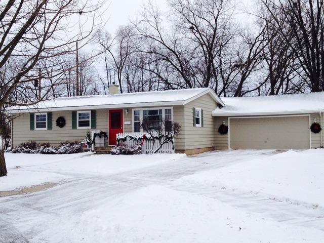 1533 Hulmes Dr., Dekalb, IL 60115