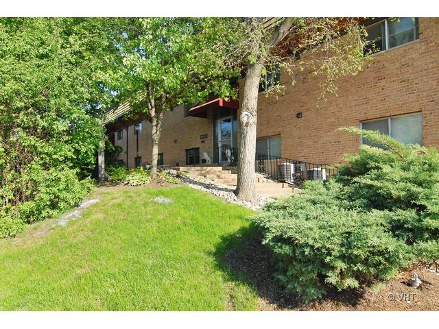 436 Lageschulte St. #2, Barrington, IL 60010