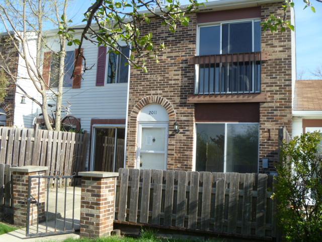 2011 Sudbury Dr., Hoffman Estates, IL 60169
