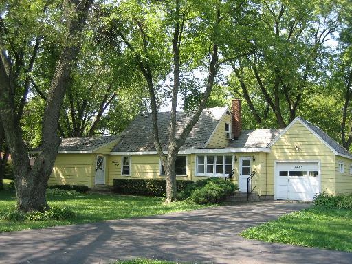 1N580 River Dr., Glen Ellyn, IL 60137