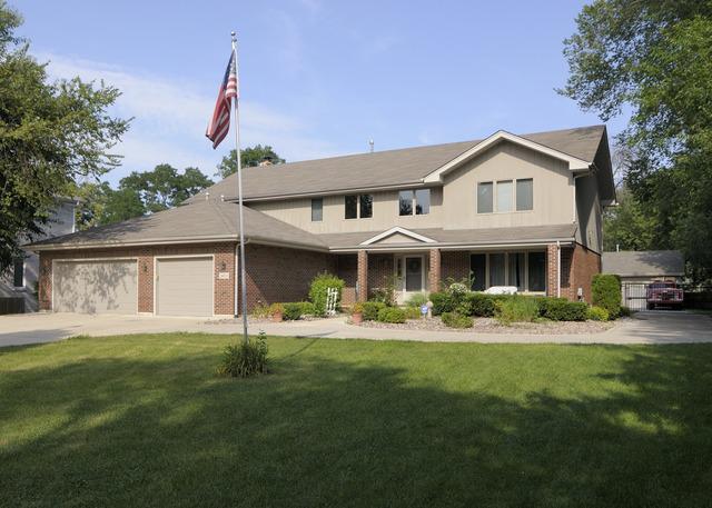 3855 Douglas Rd., Downers Grove, IL 60515