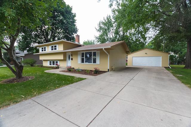 309 Tupelo Ave., Naperville, IL 60540