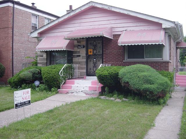8625 S Michigan Ave., Chicago, IL 60619