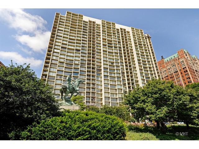 3200 N Lake Shore Dr. #2709, Chicago, IL 60657