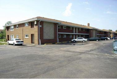 105 Dover Dr. #6, Des Plaines, IL 60018