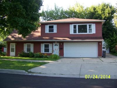 688 Ford Ave., Elgin, IL 60120