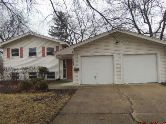 2S037 Churchill Ln., Glen Ellyn, IL 60137