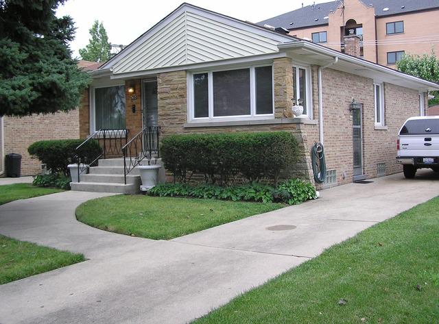 7413 W Ainslie St., Harwood Heights, IL 60706