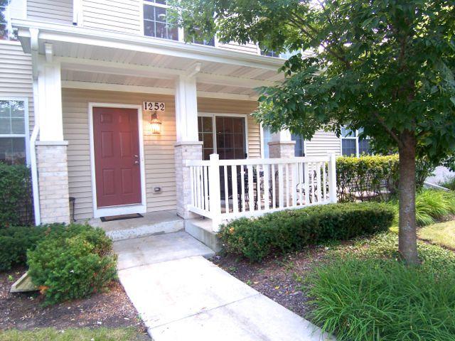 1252 Walnut Glen Dr., Crystal Lake, IL 60014