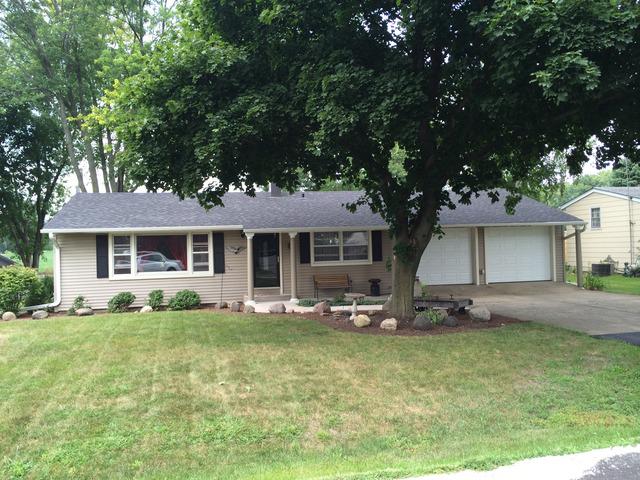 515 Maplewood Dr., Sycamore, IL 60178