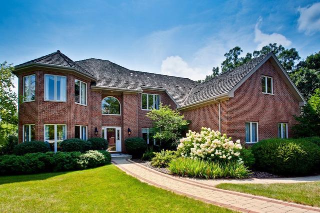 23 Arrowwood Dr., Hawthorn Woods, IL 60047