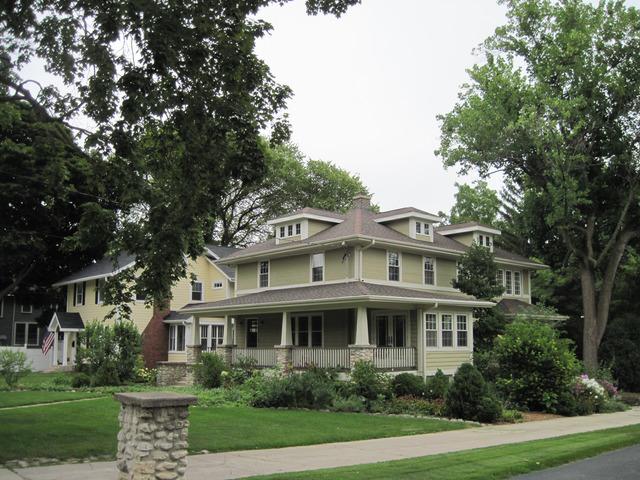635 Euclid Ave., Glen Ellyn, IL 60137