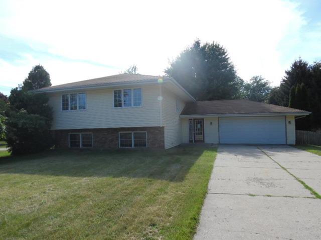10046 Applegate Rd., Roscoe, IL 61073
