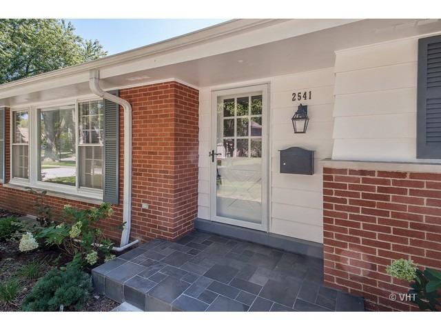 2541 Thornwood Ave., Wilmette, IL 60091