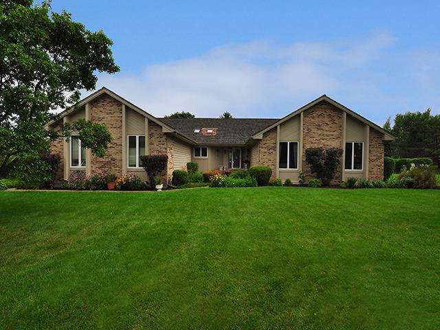 4 Essex Ct., Hawthorn Woods, IL 60047