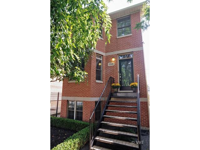1749 N Washtenaw Ave., Chicago, IL 60647