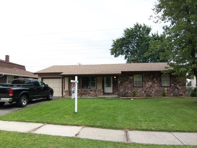 441 Walnut Ln., Elk Grove Village, IL 60007