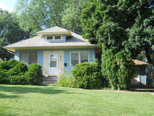 812 Adams St., Elgin, IL 60123