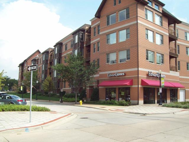 930 Curtiss St. #101, Downers Grove, IL 60515