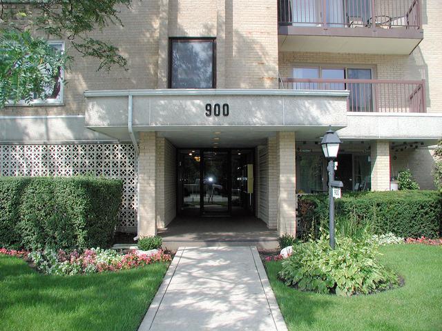 900 S River Rd. #5B, Des Plaines, IL 60016