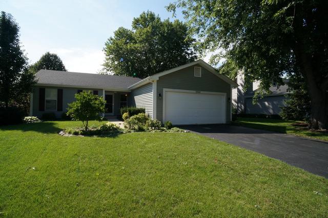 1045 Applewood Ln., Algonquin, IL 60102