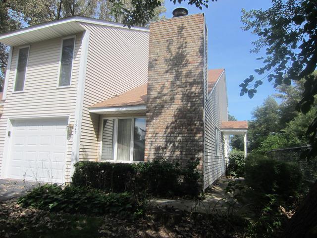 1947 Charles Ln., Aurora, IL 60505