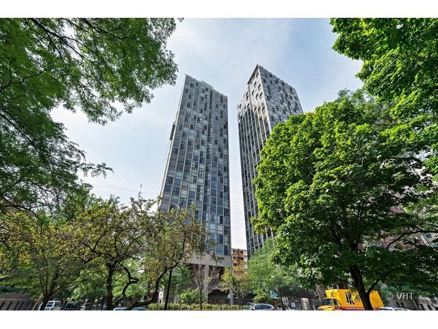 345 W Fullerton Pkwy. #2401, Chicago, IL 60614