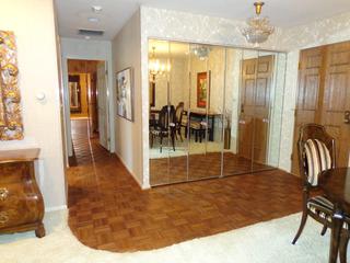 1250 Rudolph Dr. #2B, Northbrook, IL 60062