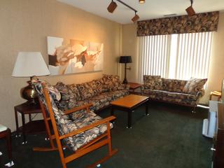 1250 Rudolph Dr. #2B, Northbrook, IL 60062