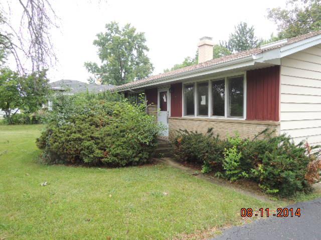 913 Evergreen Ave., Glen Ellyn, IL 60137