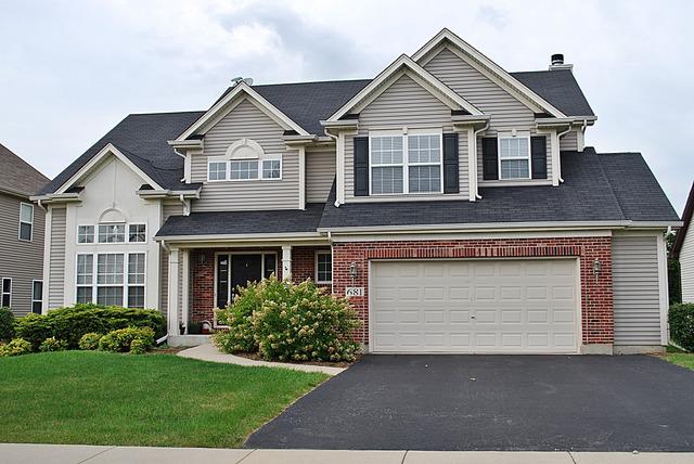 681 Hammer Ln., North Aurora, IL 60542