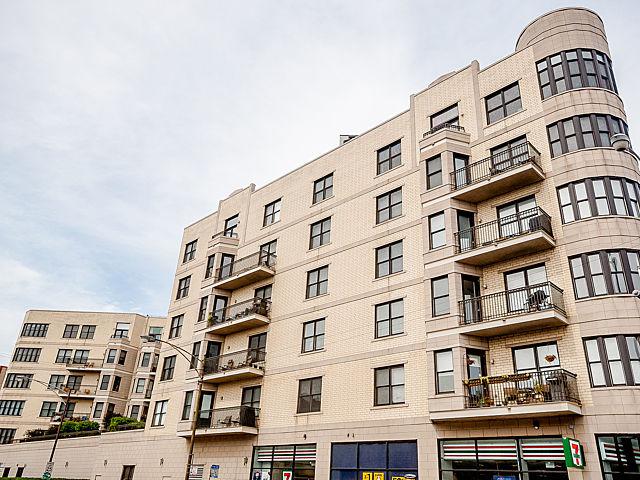 520 N Halsted St. #402, Chicago, IL 60642