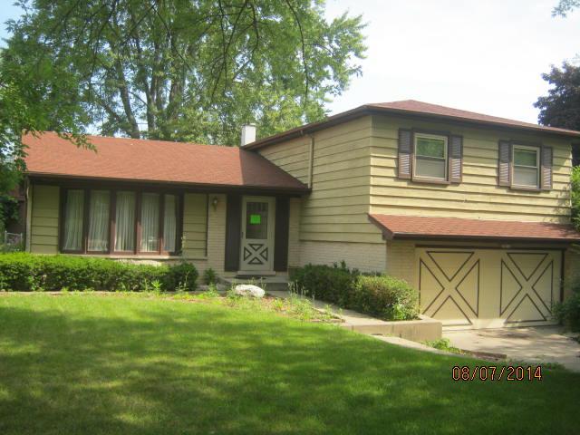2018 E Seneca Ln., Mount Prospect, IL 60056