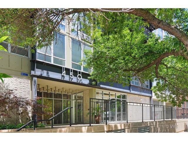 450 W Briar Pl. #12M, Chicago, IL 60657