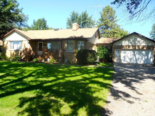 127 Maplewood Dr., Sycamore, IL 60178