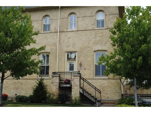 285 Whistler Rd., Highland Park, IL 60035