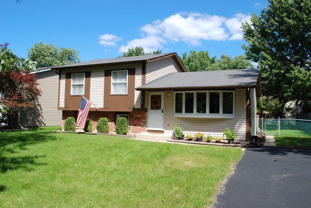 836 Tamms Ln., Bolingbrook, IL 60440
