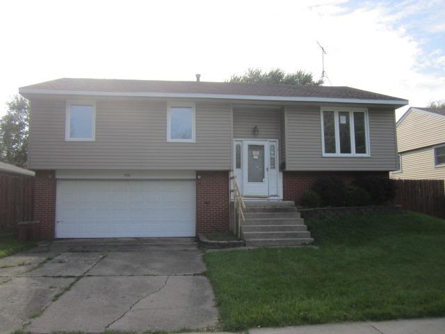 910 Sunnydale Blvd., Streamwood, IL 60107