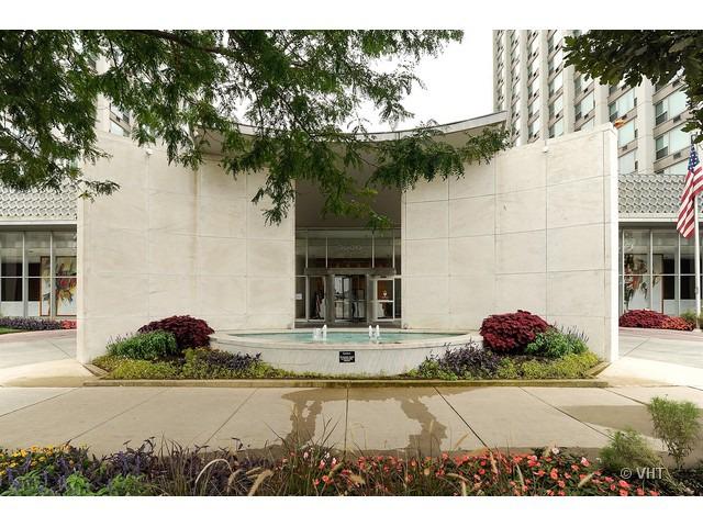 3600 N Lake Shore Dr. #1705, Chicago, IL 60613