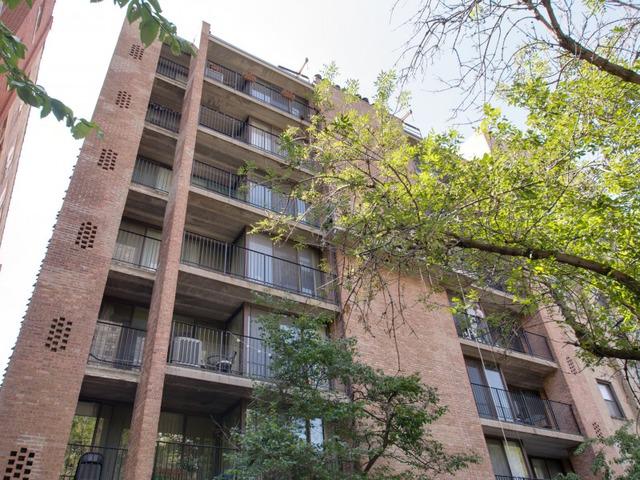 651 W Sheridan Rd. #2B, Chicago, IL 60613