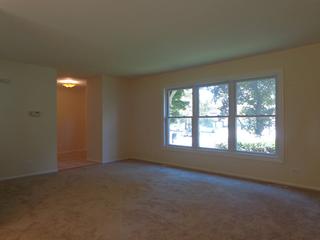 315 Ardmore Ct., Vernon Hills, IL 60061