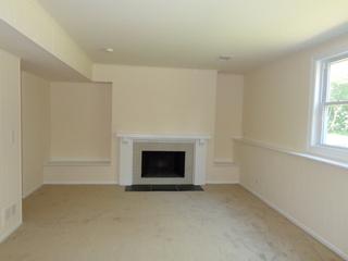 315 Ardmore Ct., Vernon Hills, IL 60061