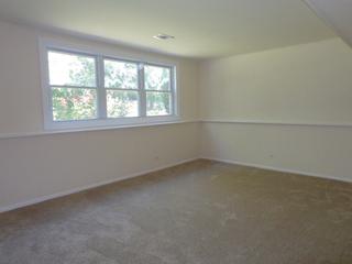 315 Ardmore Ct., Vernon Hills, IL 60061