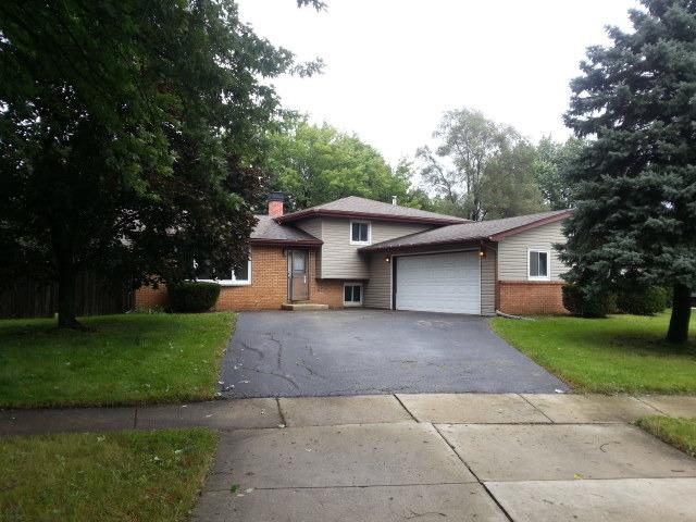 247 Bay Colony Dr., Naperville, IL 60565