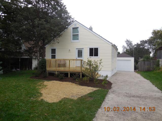 331 Riverview Dr., South Elgin, IL 60177