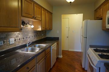 939 Market Ct. #B3, Vernon Hills, IL 60061