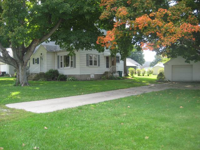 203 Elm St., Cedar Point, IL 61316