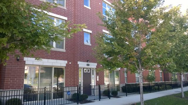 327 E 25th St. #1W, Chicago, IL 60616