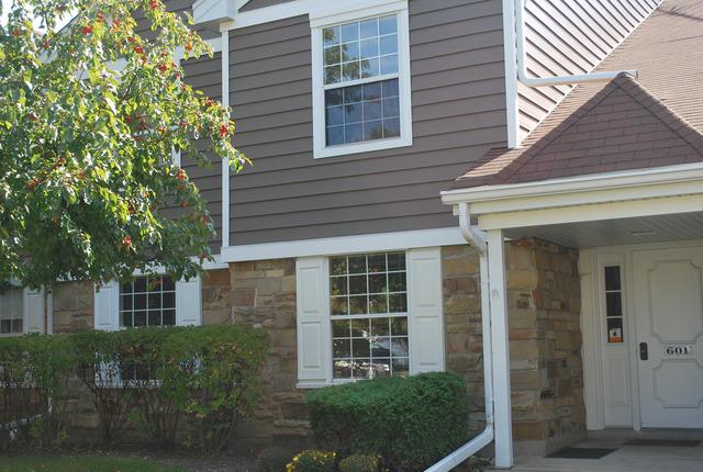 601 Hanover Ct. #Z2, Schaumburg, IL 60194